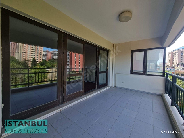 Bahçeşehir Merkezde, Balkonlu ve Ferah, 3+1 Satılık Daire - Görsel 7