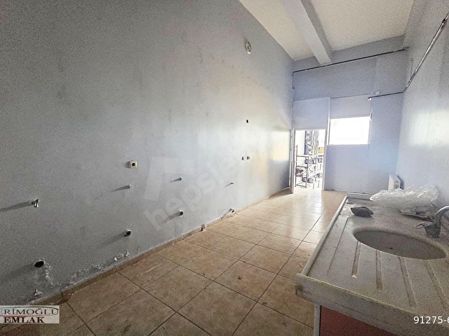 PORSUK CADDESİ ÜZERİNDE YÜKSEK TAVANLI DÜZLÜKTE KİRALIK DÜKKAN - Görsel 7