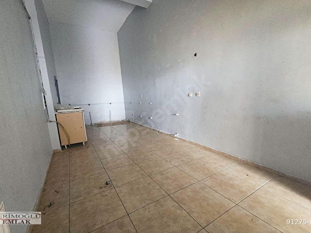 PORSUK CADDESİ ÜZERİNDE YÜKSEK TAVANLI DÜZLÜKTE KİRALIK DÜKKAN - Görsel 9