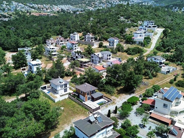 MERKEZİ KONUMLU KÖŞE PARSEL İMARLI VİLLA ARSASI - Görsel 29