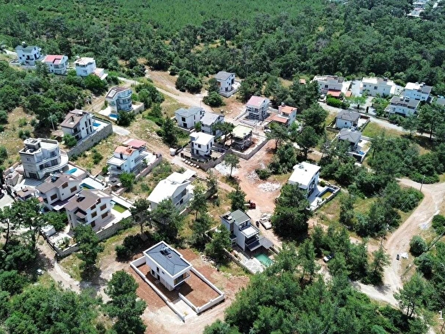 MERKEZİ KONUMLU KÖŞE PARSEL İMARLI VİLLA ARSASI - Görsel 20