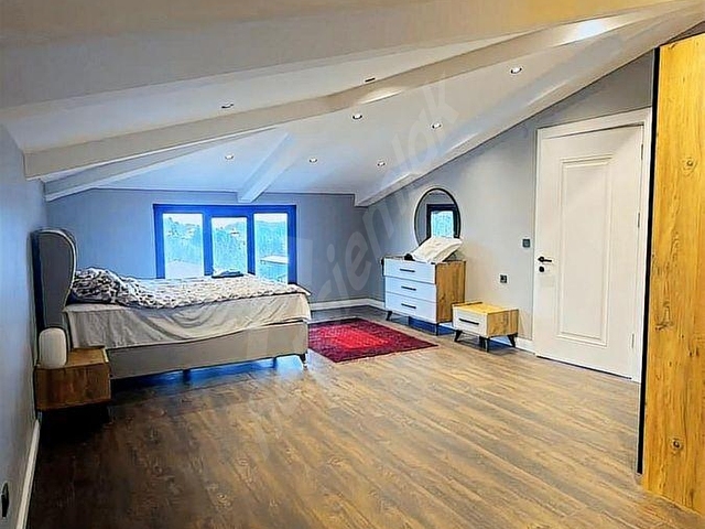 ÇATALCA SUBAŞINDA 650 M2 FULL DEKORLU SATILIK LÜKS EŞYALI VİLLA - Görsel 17