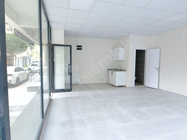 Bayraklı Mansuroğlunda Metro Yakını Kiralık 43m² İş Yeri - Görsel 5