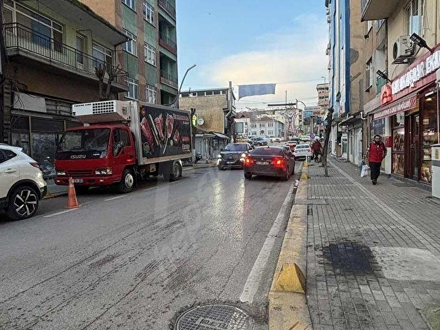 İSTASYON CADDESİNDE_KÖŞE BAŞI_HAZIR KİRACILI_İŞYERİ - Görsel 9