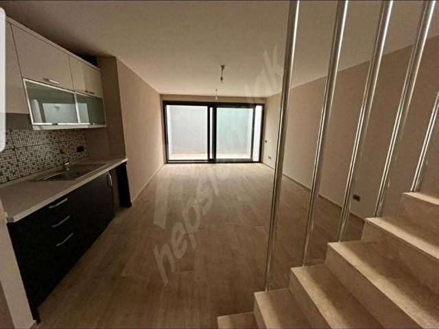 FOR SALE & FOR RENTTEN 4+2 PAŞA LİMANINDA 260M2 ARSA İÇİNDE HAVUZLU VİLLA - Görsel 4