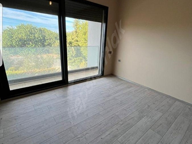 FOR SALE & FOR RENTTEN 4+2 PAŞA LİMANINDA 260M2 ARSA İÇİNDE HAVUZLU VİLLA - Görsel 10