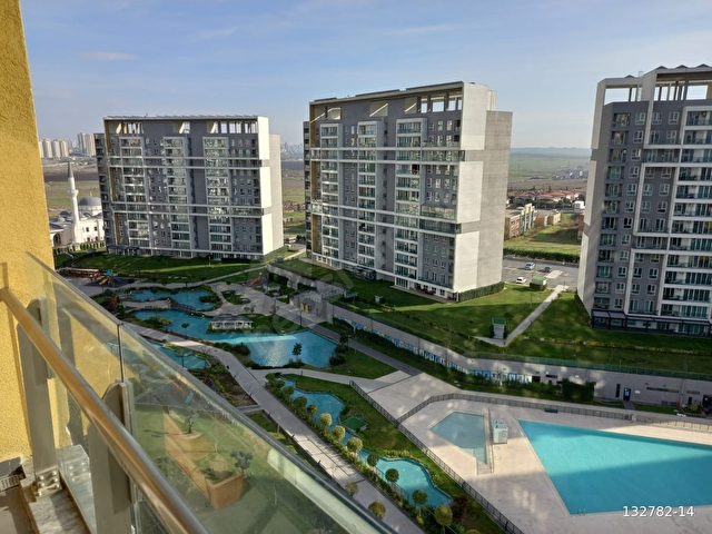 Bahçeşehir Göl Panorama Sitesinde Eşyalı Satılık Daire - Görsel 4