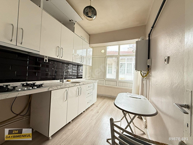 AKDERE MAHALLESİNDE MANTOLAMALI CADDE ÜZERİ SATILIK DAİRE