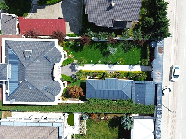 İnegölde Kapalı Yüzme Havuzlu Eşyalı Asansörlü Villa | TEKCE - Görsel 8