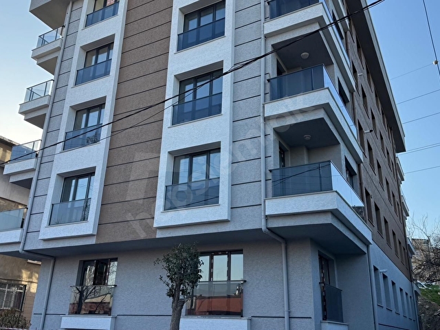 AVCILAR TAHTAKALE MAH. SIFIR OTOPARKLI 3.KAT 2+1 DAİRE - Görsel 3