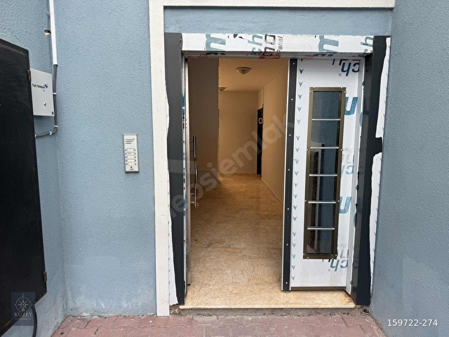 ÇANDARLIDA TERAS KULLANIMLI KİRALIK 1+1 DAİRE - Görsel 3
