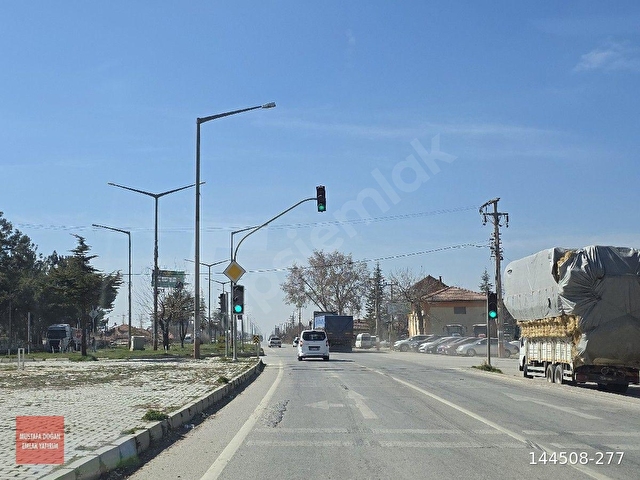 Denizli Çivril Karahacılıda 1404 m2 Köyiçi Tarla. Önü Mera 55 Badem Üzüm Ağaçlı Açıklamayı Okuyunuz - Görsel 2