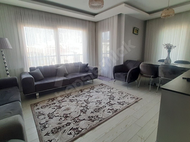 ATAŞEHİR İNÖNÜDE METROYA ULAŞIMA YAKIN ARA KAT 3+1 LÜKS DAİRE