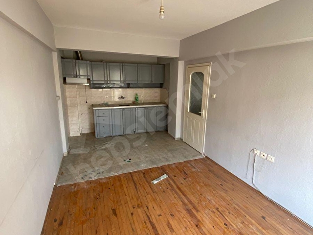 GÖKÇE BAĞÇİVAN GAYRİMENKULDEN HASTANEYE 350 METRE MESAFEDE KİRALIK ARA KAT DAİRE - Görsel 4