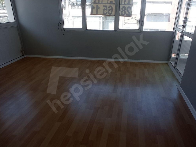 güzelyalı 40 sk son kat köşe 2+1 80 m2 DOĞALGAZ YOK - Görsel 3