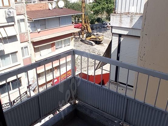 güzelyalı 40 sk son kat köşe 2+1 80 m2 DOĞALGAZ YOK - Görsel 9