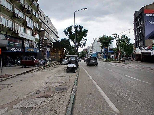 BURSA OSMANGAZİ DEMİRTAŞPAŞA İNÖNÜ CADDESİNDE KİRALIK OFİS - Görsel 13