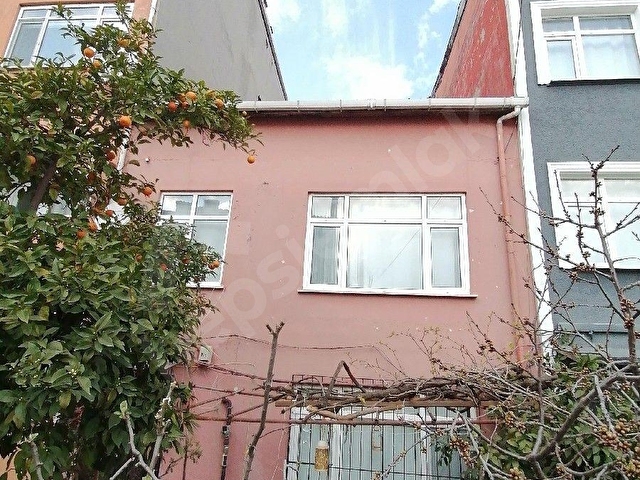ORTAKÖY DE SATILIK MUSTAKİL BAHÇELİ İKİ KATLI EV - Görsel 4