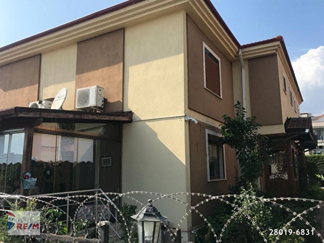 https www hurriyetemlak com kocaeli izmit yahyakaptan satilik villa 28019 6831