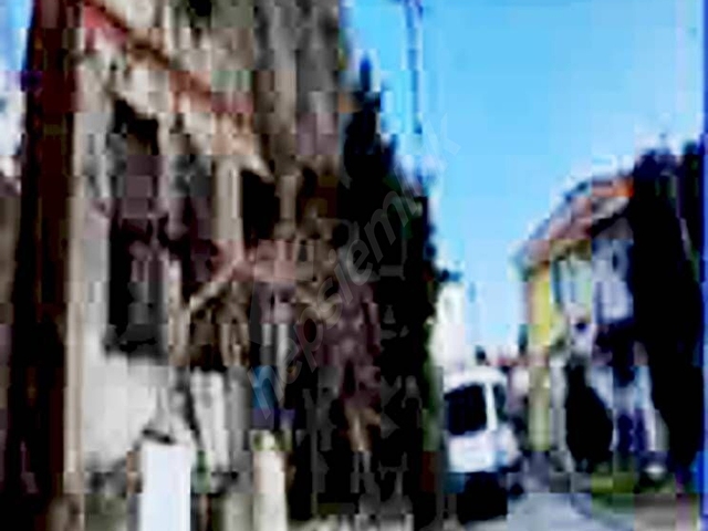 Ahşap İki Katlı Bina Ahır Samanlık Ve Avlusu hisseli - Görsel 2