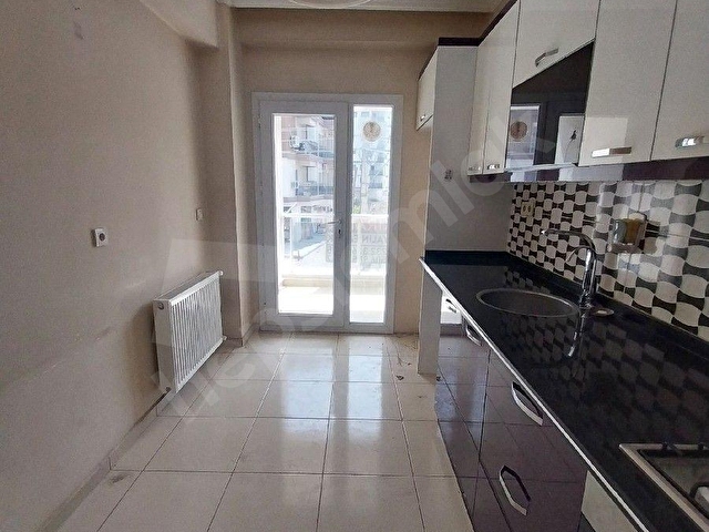 izmir Karşıyaka Şemiklerde Kiralık 2+1 Daire - Görsel 2