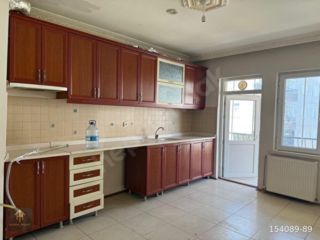HASTANE ARKASI GENİŞ KULLANIŞLI DAİRE - Görsel 3
