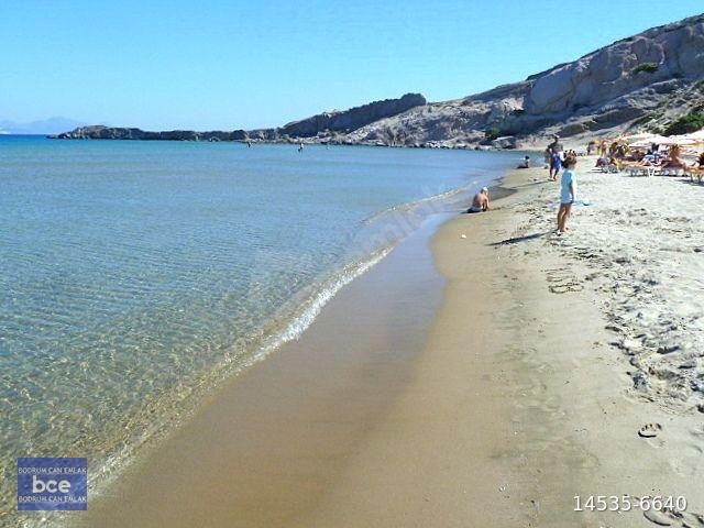 KUMSAL PLAJLI SİTEDE TAM CEPHE MANZARALI DAYALI DÖŞELİ TRİPLEX - Görsel 6