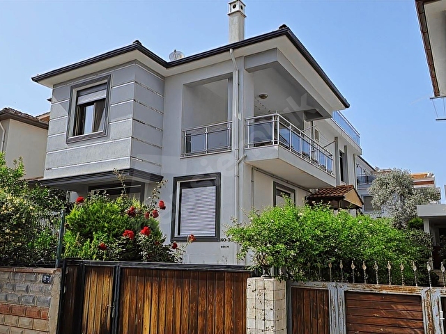 BATERDEN MİMAR SİNAN MAH. SATILIK 9+1 VİLLA
