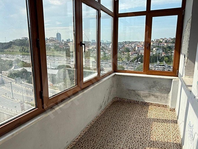Ali Obuzdan Sakin Sokakta Balkonlu Geniş Daire - Görsel 8