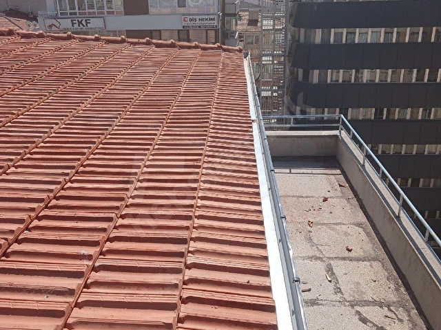 YENİBİR EMLAKTAN KIZILAYIN KALBİNDE MEŞRUİYET CADDESİNDE MUHTEŞEM GENİŞ TERASLI 1+1 DAİRE - Görsel 8