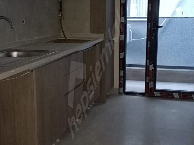 BAHÇELİEVLER MERKEZ MAHALLESİNDE GENİŞ 3+1 ARAKAT DAİRE - Görsel 25