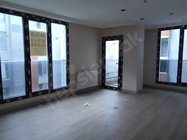 BAHÇELİEVLER MERKEZ MAHALLESİNDE GENİŞ 3+1 ARAKAT DAİRE - Görsel 3