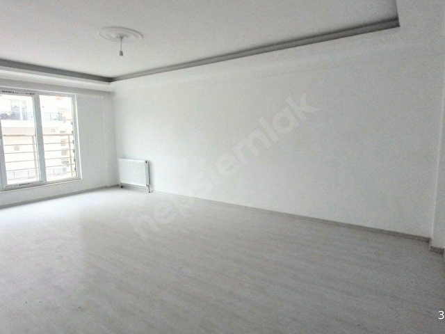 BAŞPINAR MH. DE ARAKAT GÜNEY CEPHE 29 m² CAM BALKONLU OTOPARKLI YENİ BİNADA GENİŞ 4+1 KİRALIK DAİRE - Görsel 2