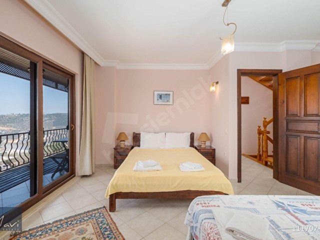 Kalkan koyuna hakim, ana yola bakan 2+1 eşyalı villa satılık - Görsel 21