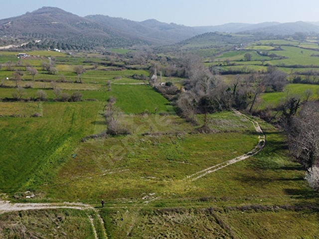 GÖNEN TÜTÜNCÜDE DOĞA İÇİNDE 700 m2 İMARLI ARSA - Görsel 3