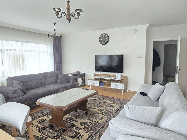 BOŞŞ 931 CADDE ÜZERİ ARAKAT ÖN CEPHE GENİŞ METRAJLI 3+1 DAİRE - Görsel 2