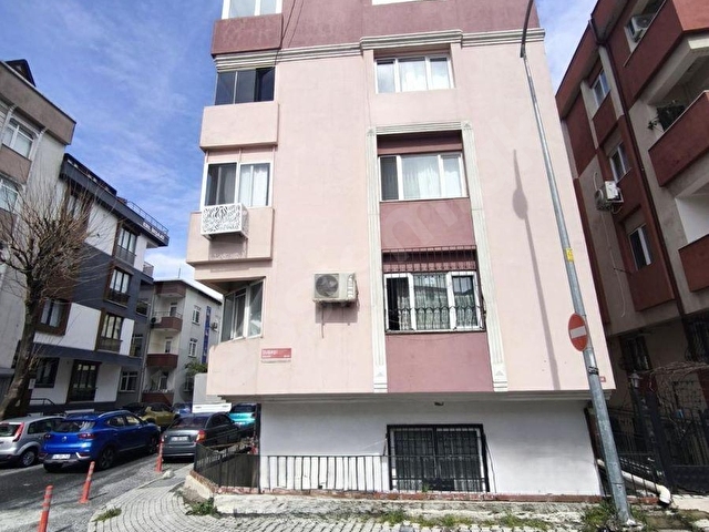 CUMHURIYETTE KÖŞEBAŞI 3 CEPHELI AVANTAJLI 2+1 GIRIŞ KAT DAIRE