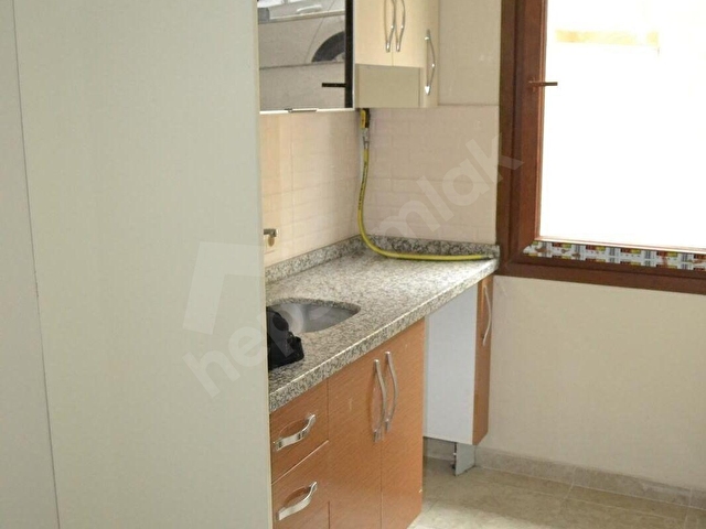 FARUKTAN HASAN TAHSİNE YAKIN 2+1 ASANSÖRLÜ KİRALIK DAİRE - Görsel 3