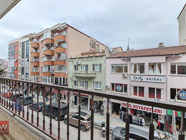 YALOVA MERKEZDE, DÜKKAN+DAİRE KOMPLE 5 KATLI TİCARİ ve KONUTA UYGUN SATILIK BİNA 34.000.000.-TL. - Görsel 24