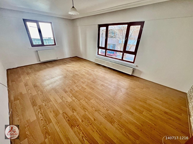BU FİYATA ESERTEPE CADDE ÜZERİ  3.KATTA 3+1 GENİŞ 3 CEPHELİ SATILIK DAİRE - Görsel 2