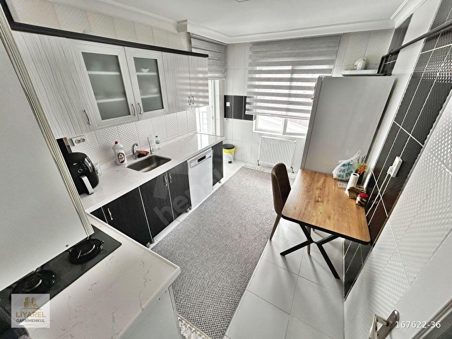**LİYAREL GAYRİMENKULDEN GENİŞ M2 GENİŞ BALKON ASANSÖRLÜ 3+1**