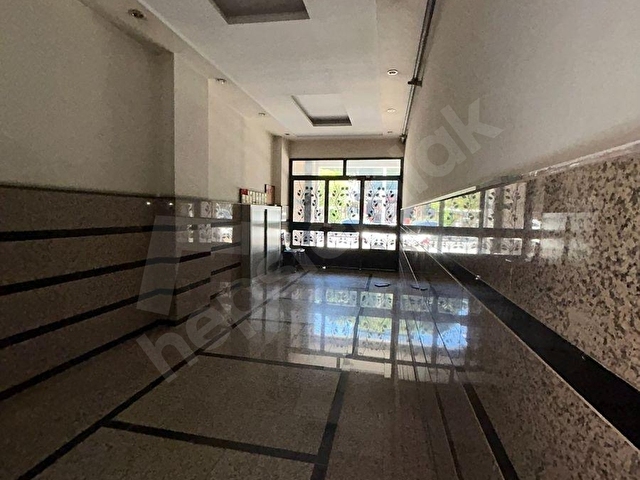 Önder Caddesi Cepheli, Ulaşım Kolaylığı Sunan Geniş Balkonlu Kiralık 2+1 Daire! - Görsel 19