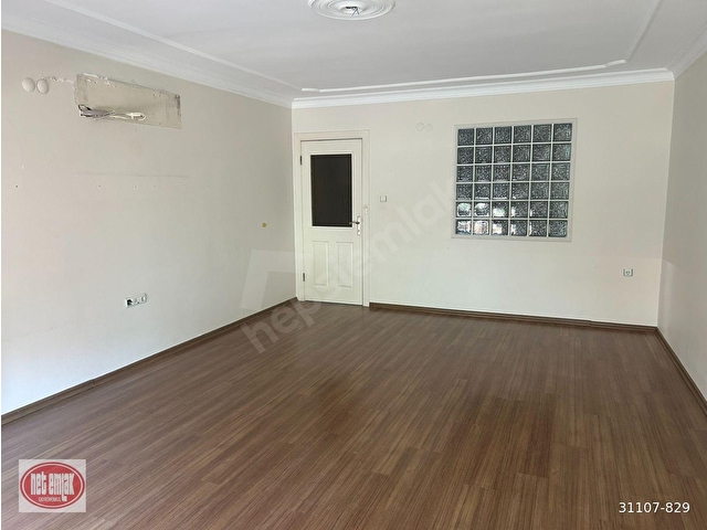 Önder Caddesi Cepheli, Ulaşım Kolaylığı Sunan Geniş Balkonlu Kiralık 2+1 Daire! - Görsel 5