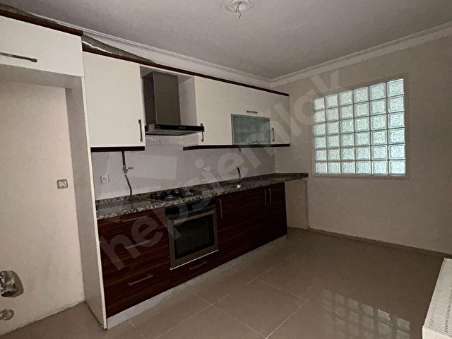 Önder Caddesi Cepheli, Ulaşım Kolaylığı Sunan Geniş Balkonlu Kiralık 2+1 Daire! - Görsel 11