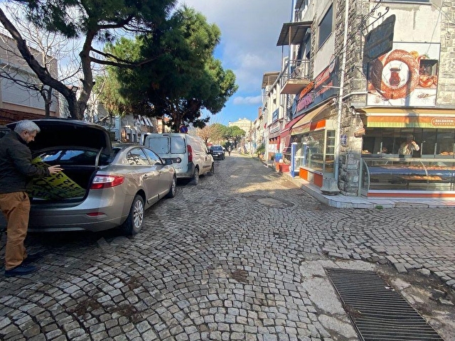 TURYAPTAN YENİFOÇANIN KALBİNDE CADDE ÜZERİ SATILIK İŞYERİ - Görsel 3