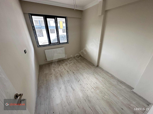 ÇÖZÜM EMLAKTAN MURADİYEDE 2+1 KAPALI MUTFAK KARANLIKSIZ DAİRE - Görsel 8