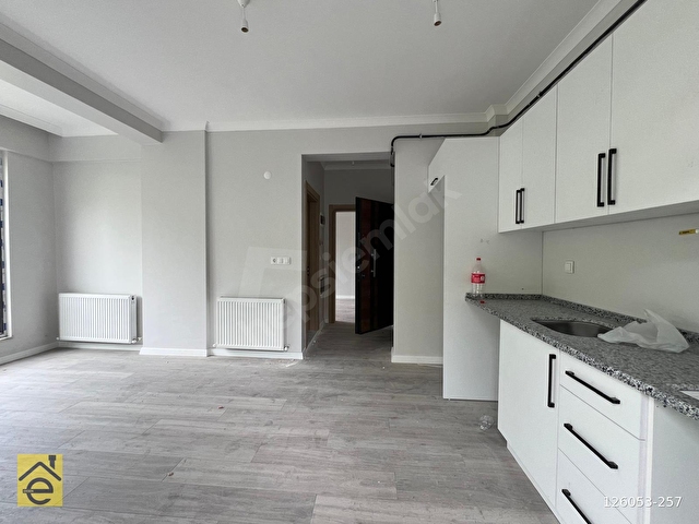 EKSENDEN KEMER MEVKİİ ARAKAT SIFIR 1+1 DAİRE.