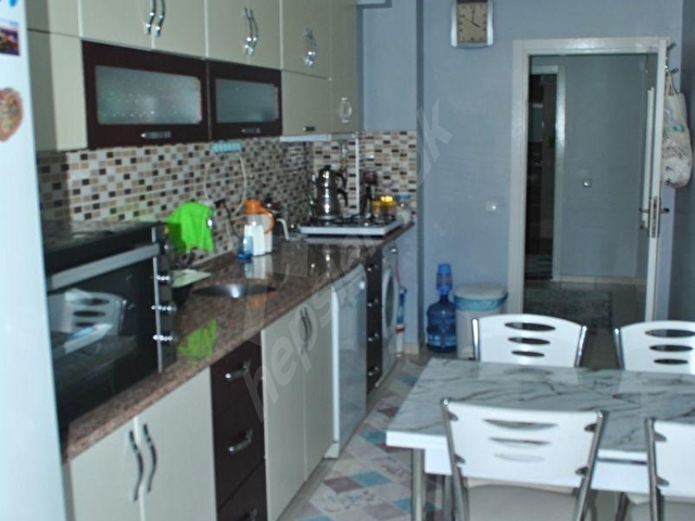 HALK  CADDESİNDE  FUL  YAPILI  3+1  2. KAT DAİRE 125 M2 - Görsel 4