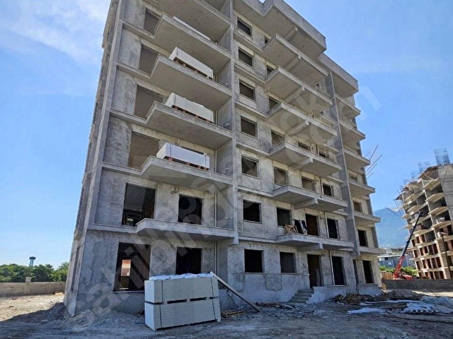 ŞEHZADELER KUŞLUBAHÇEDE HAVUZ MANZARALI 2+1 SATILIK DAİRE - Görsel 3