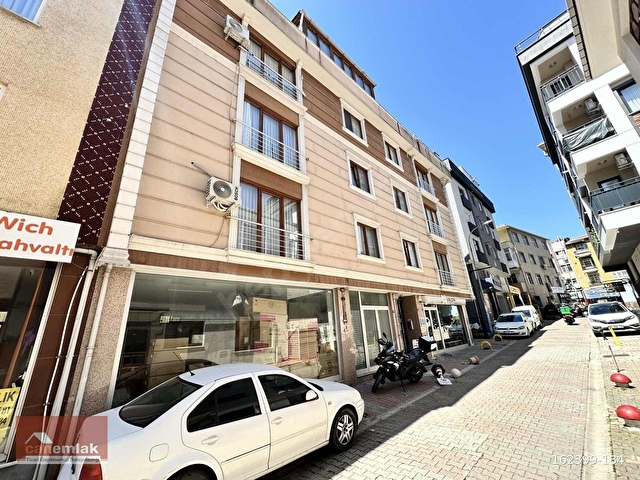 ÜMRANİYE ÇARŞI MERKEZDE 3.KAT 240M² 6+2 SATILIK DUBLEKS DAİRE - Görsel 3